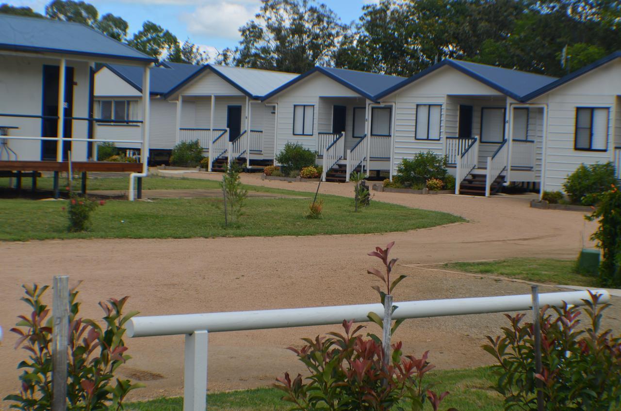 Wondai Accommodation Units And Villas Bagian luar foto